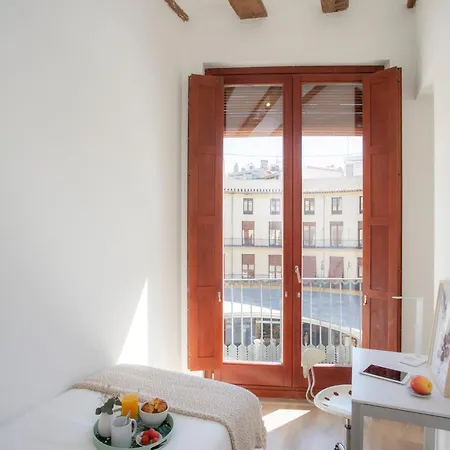 Singularstays Plaza Redonda Ii Apartman